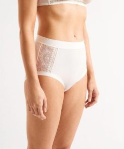 Praguevogue.shop0083a9cc47 1