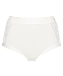 Praguevogue.shop0083a9cc47 4