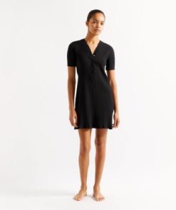 Praguevogue.shop283fab4fe1 1