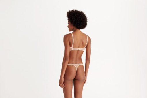 Praguevogue.shop28a03e0257 3