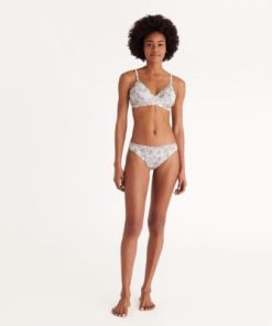 Praguevogue.shop30c69f0bd2 2