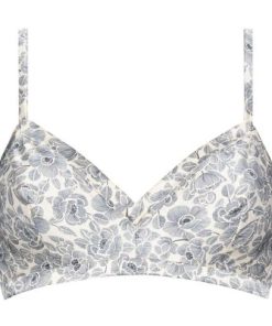 Praguevogue.shop30c69f0bd2 4