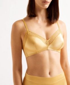 Praguevogue.shop35377eee8c 1