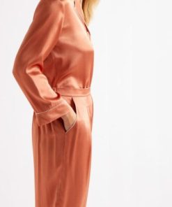 Praguevogue.shop426112a860 1
