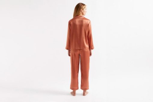 Praguevogue.shop426112a860 3