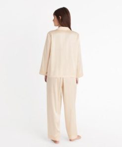 Praguevogue.shop4c66bd6075 3