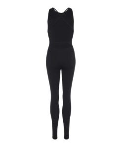 Praguevogue.shop533f0d2353 6