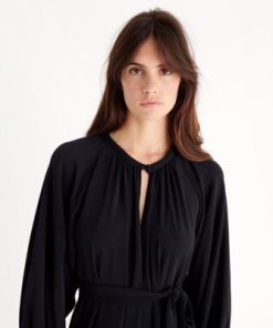 Praguevogue.shop5970b03f83 3