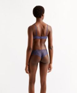 Praguevogue.shop6154d59ce0 3
