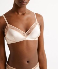 Praguevogue.shop6209ebc70c 1