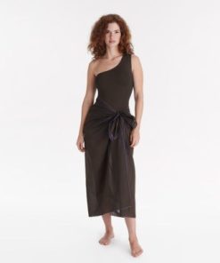 Praguevogue.shop638a0b44ae 1