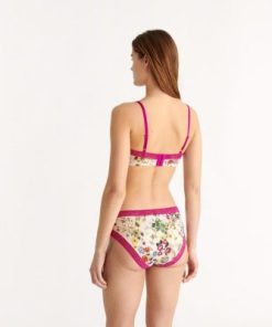 Praguevogue.shop82877e716e 3