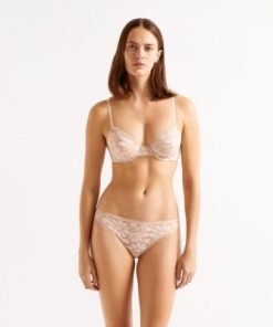 Praguevogue.shop83f911f344 2