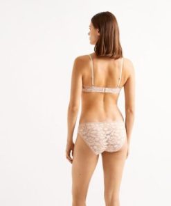 Praguevogue.shop83f911f344 3