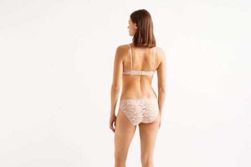 Praguevogue.shop83f911f344 3