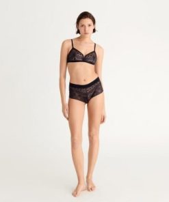 Praguevogue.shop8a68074c14 2