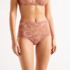 Praguevogue.shopa90753a3ba 1
