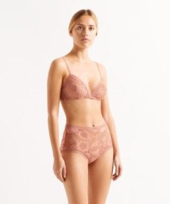 Praguevogue.shopa90753a3ba 2