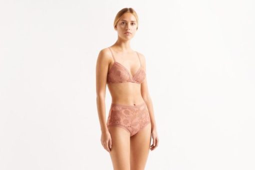 Praguevogue.shopa90753a3ba 2
