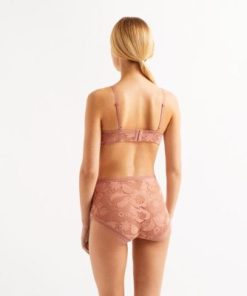 Praguevogue.shopa90753a3ba 3