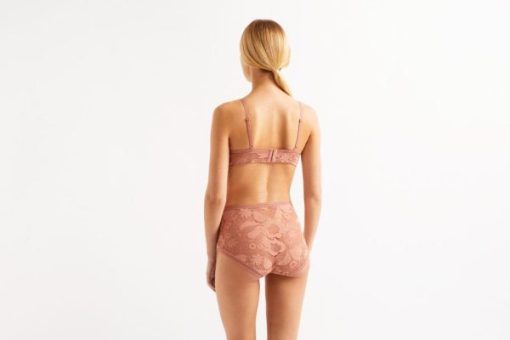 Praguevogue.shopa90753a3ba 3