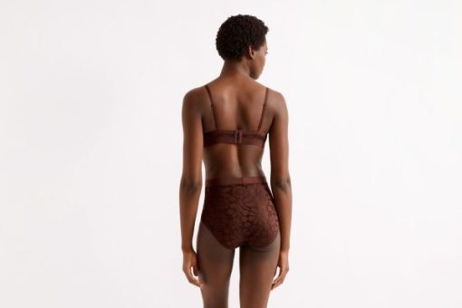 Praguevogue.shopd8441a3422 3