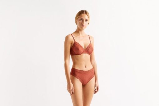 Praguevogue.shope3ee5f9338 2