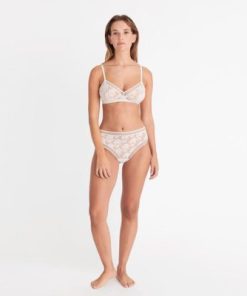 Praguevogue.shopf03a1cbdfa 2