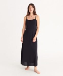 Praguevogue.shopf49b4c6238 1