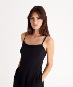 Praguevogue.shopf49b4c6238 3